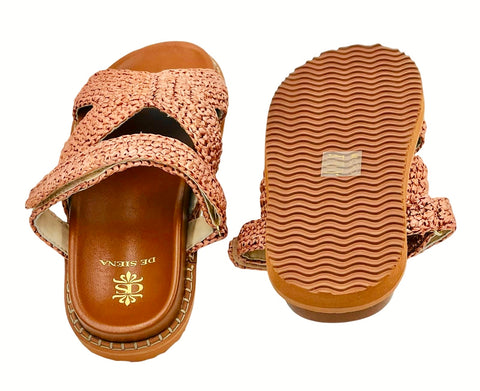 ZOEY WOVEN RAFFIA FUSSBETT WITH STRAP